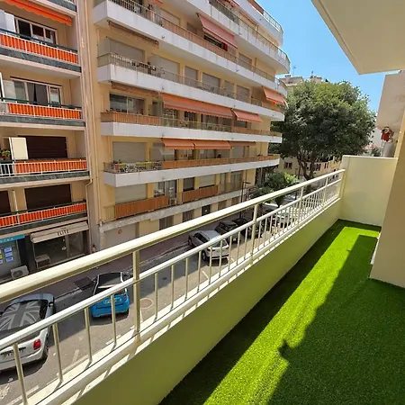 Hyper Center - 4 People - Close To Shops And Beaches