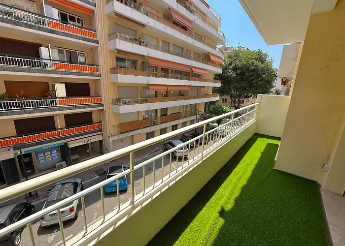 Hyper Center - 4 People - Close To Shops And Beaches