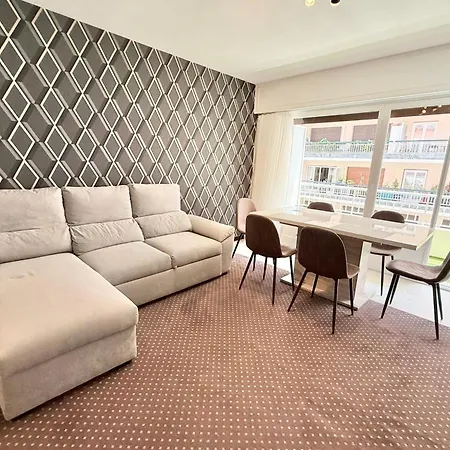 Hyper Center - 4 People - Close To Shops And Beaches *