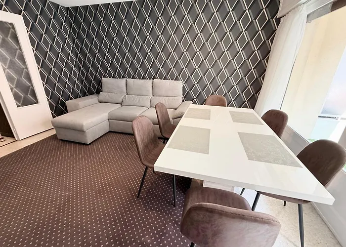 Hyper Center - 4 People - Close To Shops And Beaches